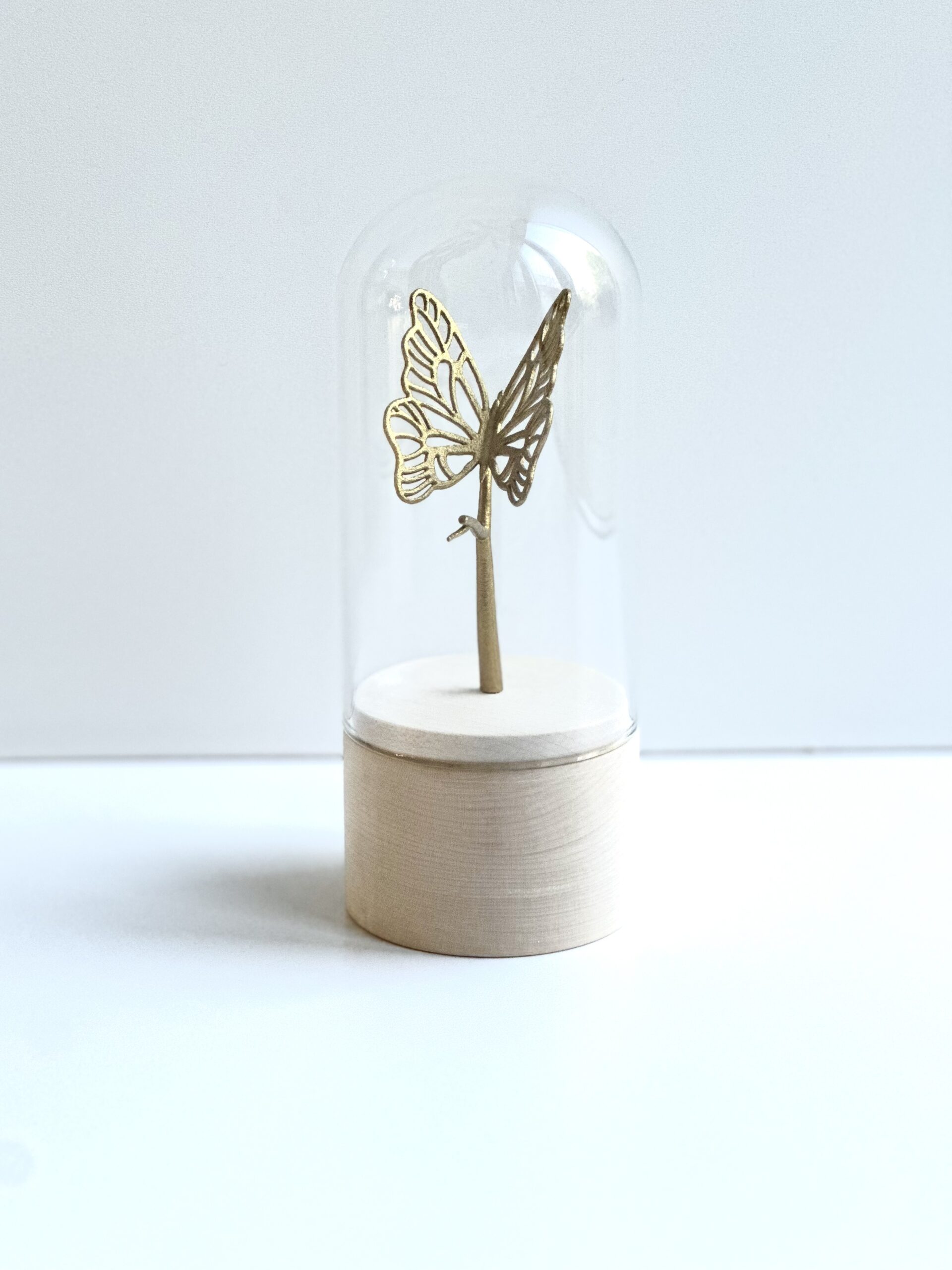 Mini stolp urn hout met vlinder